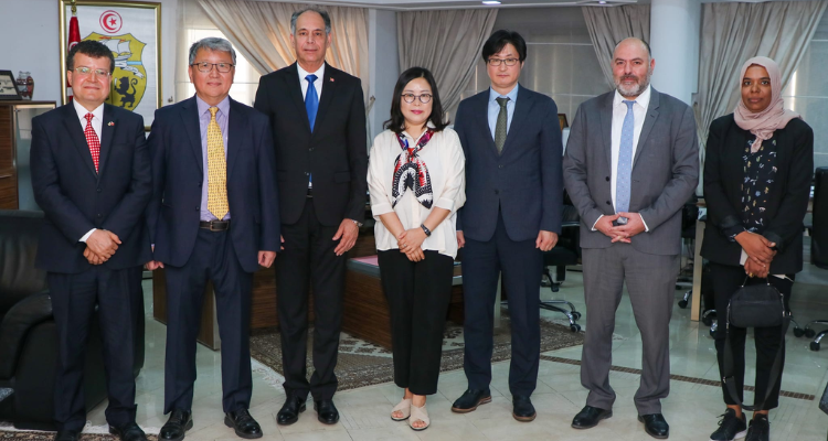 وزير التعليم العالي يستقبل وفدا عن المعهد الكوري للسياسات العلمية والتكنولوجية