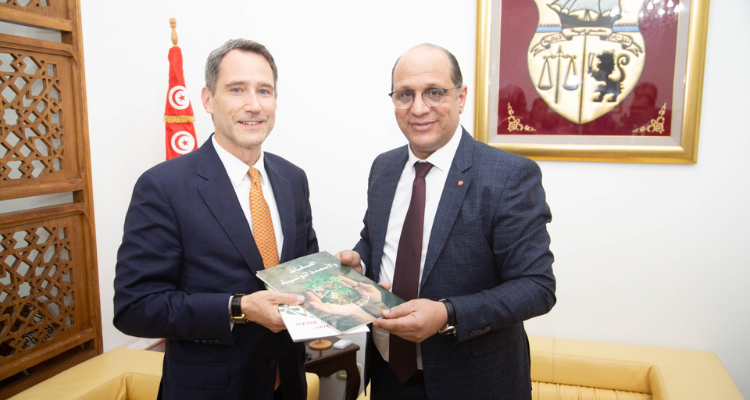 وزير الشؤون الاجتماعية لسفير أمريكا:  ثروات تونس قادرة على تأمين النهوض الاقتصادي والاجتماعي