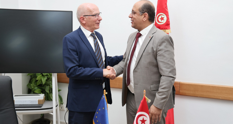 مالك الزاهي يتباحث مع سفير الاتحاد الاوروبي  سبل التعاون في مجال النهوض الاجتماعي