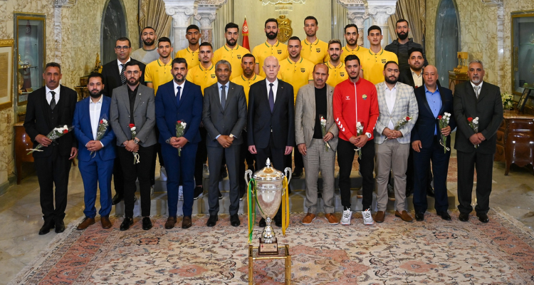 بعد تتويجه ببطولة افريقيا للكرة الطائرة : رئيس الدولة يستقبل مولدية بوسالم