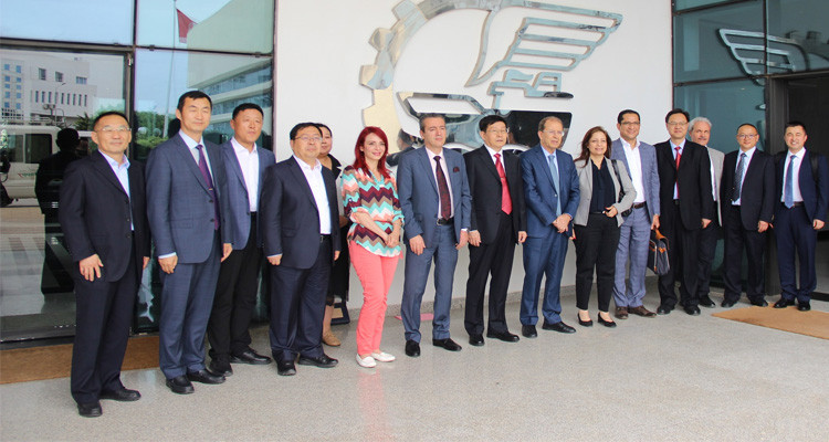 وفد رفيع المستوى عن مقاطعة ننغشيا الصينية يزور منظمة الأعراف