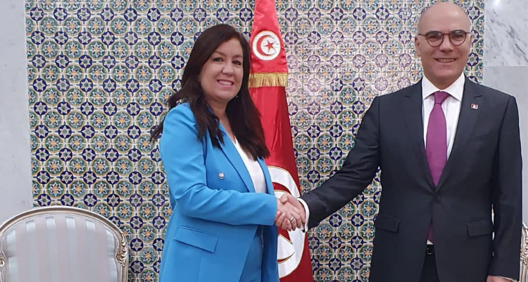 التعاون بين البلدين محور لقاء وزير الخارجية وسفيرة كوبا بتونس
