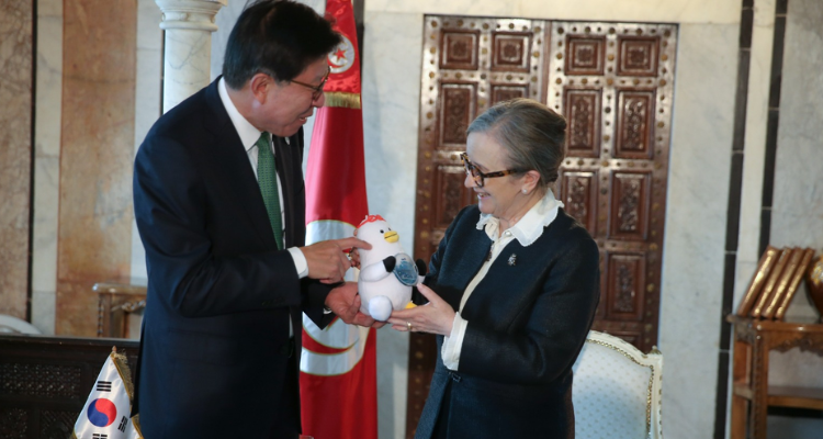 رئيسة الحكومة تستقبل المبعوث الخاص لرئيس كوريا