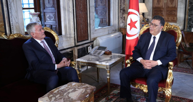 سفير فرنسا يؤكد  استعداد بلاده لمزيد تقديم ما يلزم من دعم لتونس