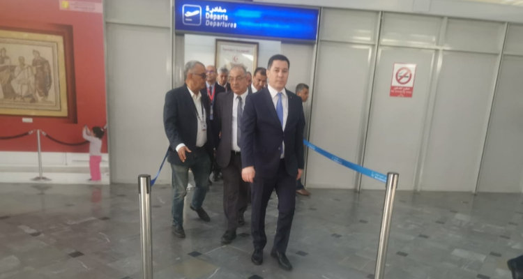 وزير النقل يؤدي زيارة غير معلنة الى مطار تونس قرطاج ومحطة الحجيج
