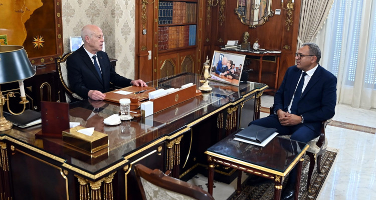 رئيس الجمهورية  يتباحث مع وزير التربية  آخر الاستعدادات للامتحانات الوطنية