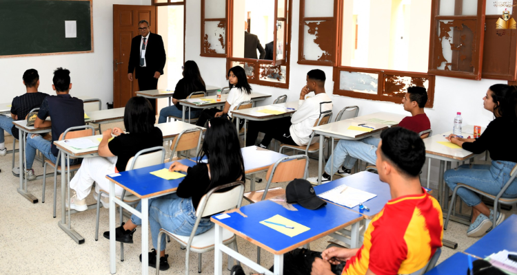 وزير التربية يعاين سير إمتحان الباكالوريا بمعهد ابن سينا بقرمبالية