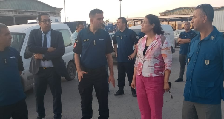 المديرة العامة للديوانة تشدد على أهمية المراقبة وتسهيل الإجراءات للمسافرين 
