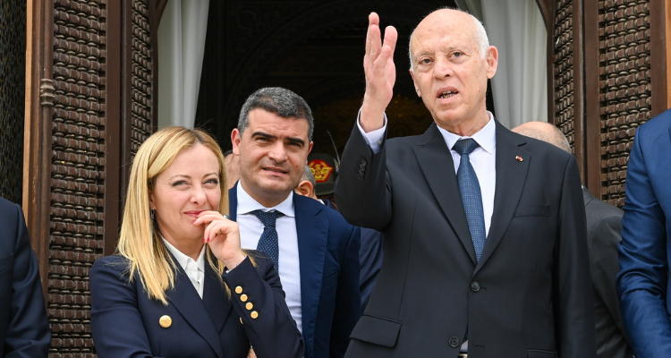 سعيّد عن املاءات صندوق النقد:  الذين يقدمون الوصفات الجاهزة أشبه بالطبيب الذي يكتب وصفة دواء قبل أن يُشخّص المرض