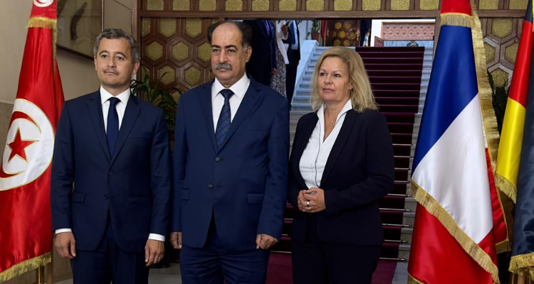 ''الهجرة غير شرعية'' محور لقاء وزير الداخلية وجيرالد دارمانان ونانسي فيسر