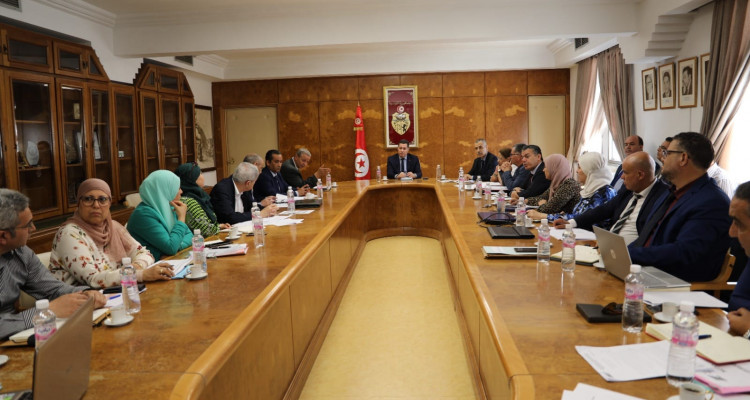 وزير النقل يوصي بالتوصل إلى حل عاجل للإرتقاء بمؤشرات نقل الفسفاط