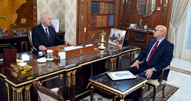 قيس سعيّد: إن لم يقع توزيع الأعلاف بالتساوي ستكون الدولة الجهة الوحيدة التي تقوم بالتوريد والتوزيع العادل