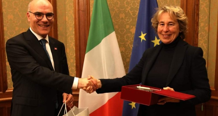 كراكسي:  إيطاليا تتخذ خطوة مهمة على رقعة الشطرنج الجيوسياسية  بخصوص تونس