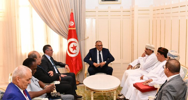 البوغديري يتباحث مع مسؤول عُماني سُبل دعم التعاون بين البلدين في المجال التربوي