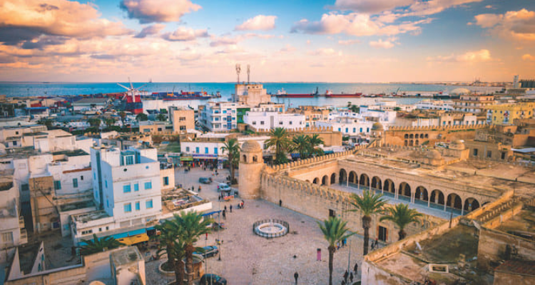 اليوم: سحب قليلة بأغلب المناطق وبعض الامطارالمتفرقة