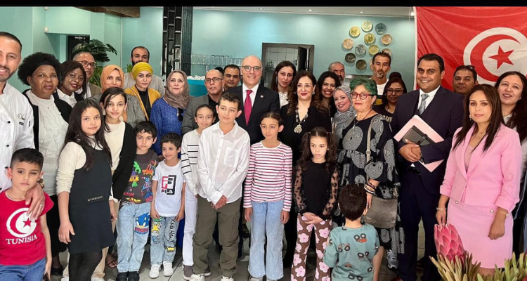 وزير الخارجية يلتقي عددا من ابناء الجالية التونسية المقيمة بجنوب افريقيا