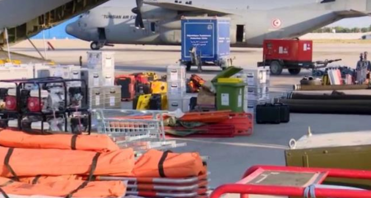 ليبيا: طائرة تونسية ثانية تحط ببنغازي محملة بطاقم طبي ومستلزمات طبية