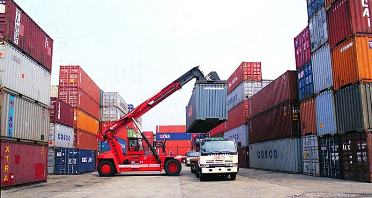 تحسن عجز الميزان التجاري للقطاع الصناعي