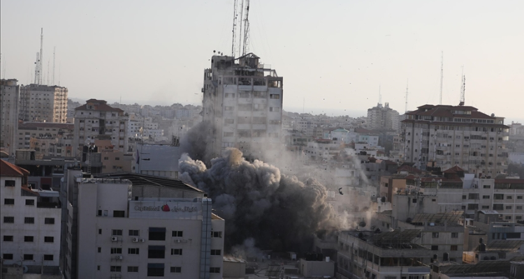 استشهاد 40 فلسطينيا في قصف اس.را.ئيلي استهدف عمارة سكنية