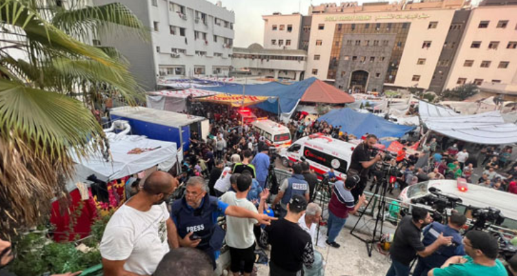 عشرات الضحايا والجرحى في قصف استهدف مدخل مستشفى الشفاء بغز.ة