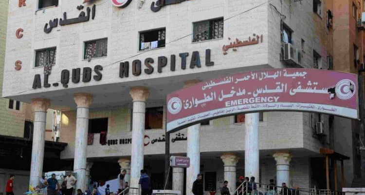 الدبابات الإس/رائيـ/لية  تحاصر مستشفى القدس  من كل الجهات