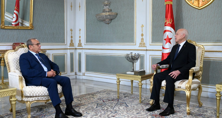 رئيس الجمهورية يؤكد على ضرورة مساهمة منظمة الأعراف في التخفيض في الأسعار