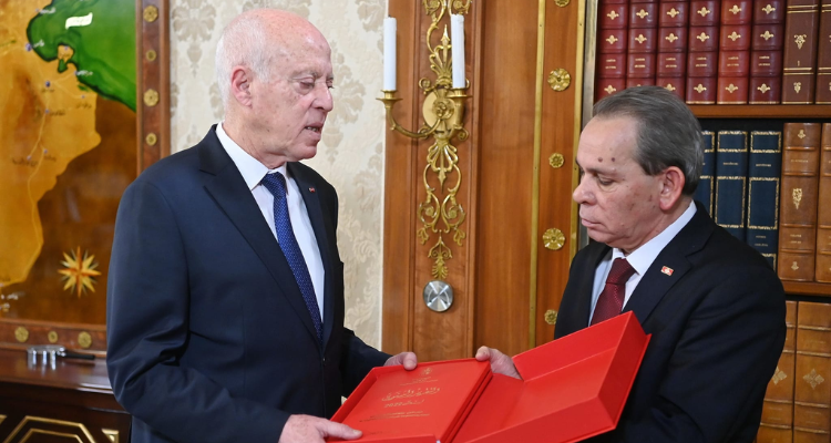 رئيس الدولة:  لا يمكن التسامح مع من يهدر المال العام أو يعطل تنفيذ المشاريع