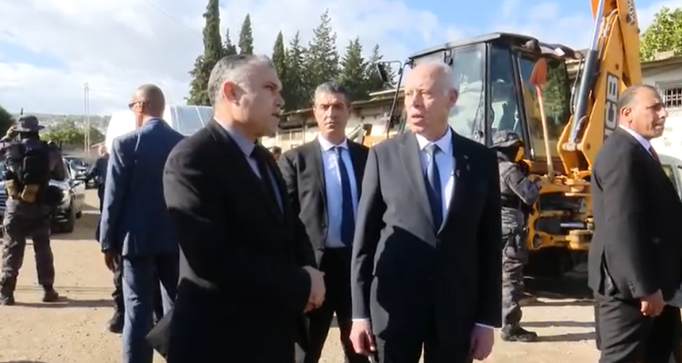 من المستودع البلدي بباجة: رئيس الدولة يسدي تعليماته بالتسريع في اجراءات السيارات المحجوزة (فيديو)