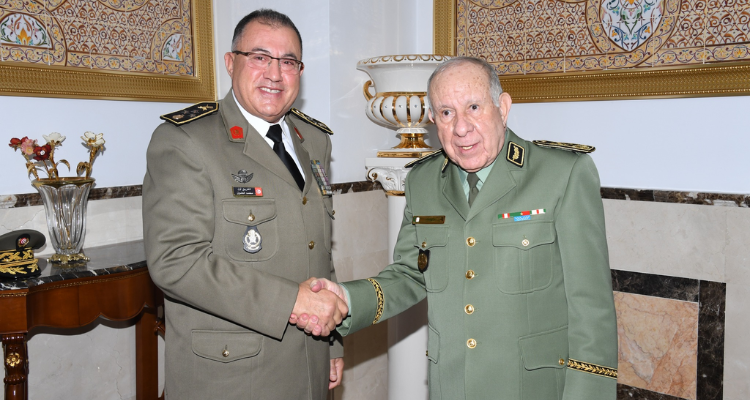 رئيس أركان جيش البر للقوات المسلحة يتحوّل الى الجزائر