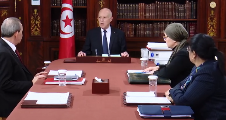 رئيس الدولة: يجب تطهير البلاد من الفاسدين لأن الكيل طفح