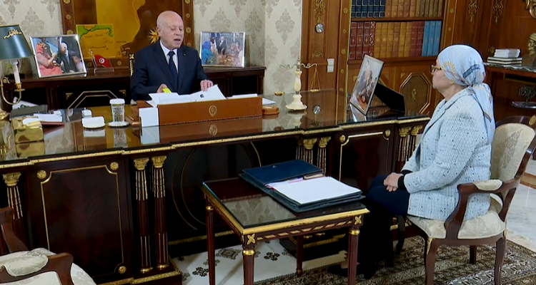 رئيس الدولة : ’’الكرامة القابضة ..قبضت روح الكرامة وداست الكرامة’’