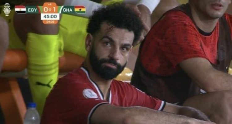 بعد إصابته مع منتخب مصر: صلاح يعود الى ليفربول للعلاج