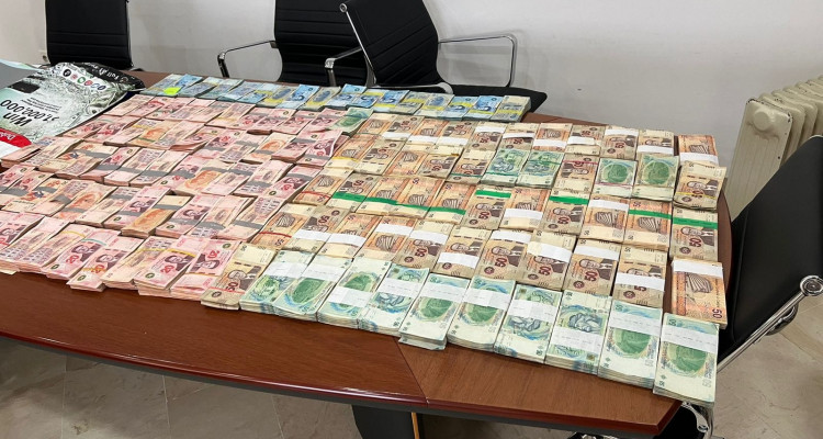 الديوانة تضبط مبالغ من العملة التونسية المهربة بقيمة تتجاوز 1.5 مليون دينار