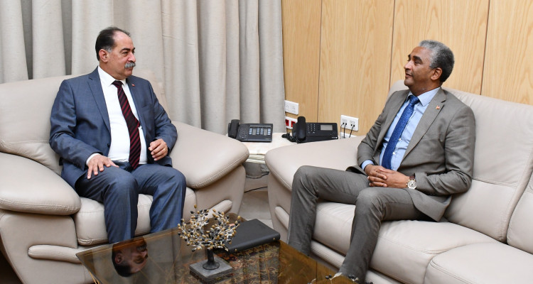 وزيريْ الداخلية والرياضة يتباحثان سُبل  الحد من ظاهرة العنف في الملاعب