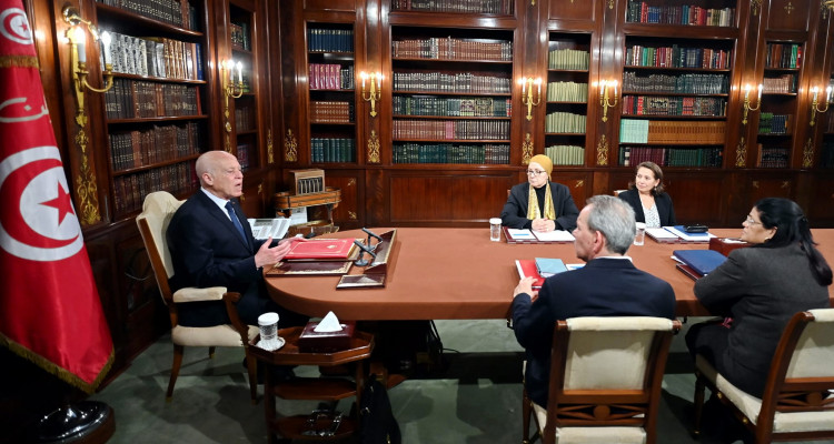 رئيس الدولة  يدعو  الى ضرورة الإسراع في عمليات التدقيق في الانتدابات