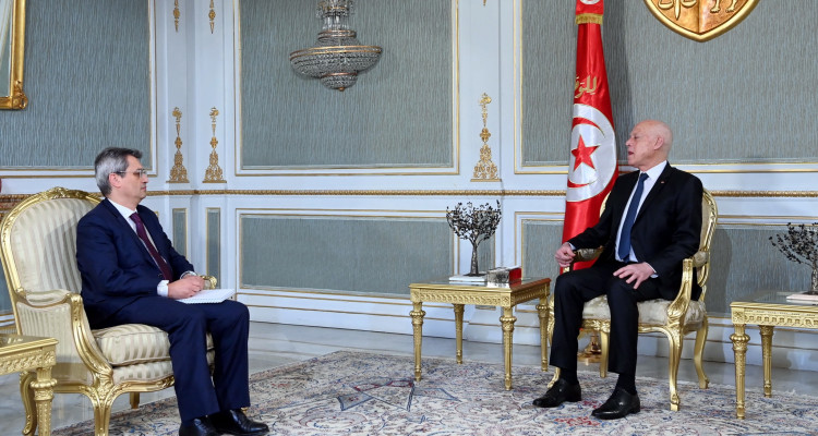 قيس سعيّد  يدعو كل البنوك للمساهمة في المجهود التنموي