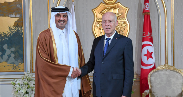 رئيس الدولة يتبادل التهاني مع أمير دولة قطر بمناسبة حلول شهر رمضان