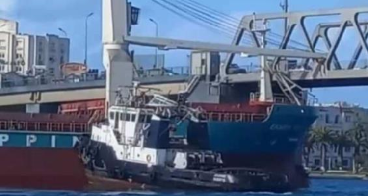 بنزرت: جنوج باخرة شحن فارغة واصطدامها بالجسر المتحرك