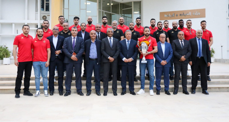 متوّجا باللقب القاري لكرة اليد :  الترجي الرياضي في ضيافة وزير الرياضة