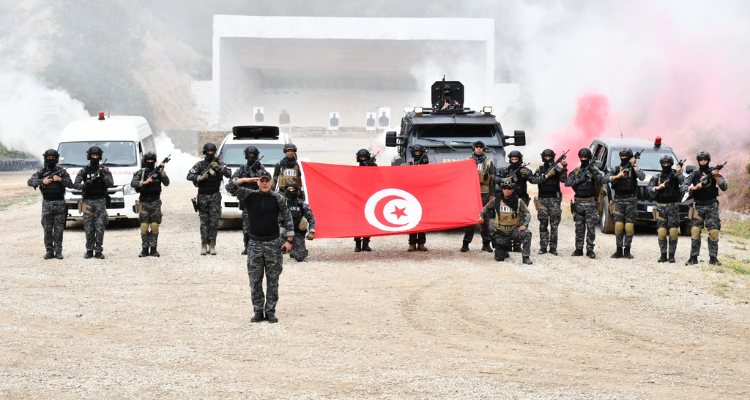 وزير الداخلية يؤدي زيارة إلى مقر المركز الوطني لتكوين الفرق المختصّة 