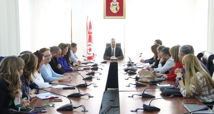 وزير الصحة يدعو الى تحسين مستوى الخدمات المقدمة للمرضى