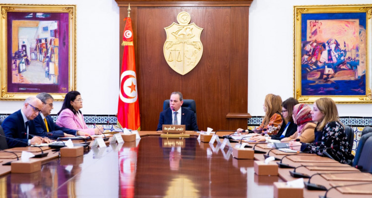 رئيس الحكومة يؤكد على وحدة الدولة التونسية