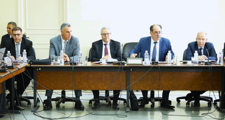 لجنة العلاقات الخارجية بالبرلمان تستمتع الى وزير الداخلية بشأن تفاقم ظاهرة الهجرة غير النظامية