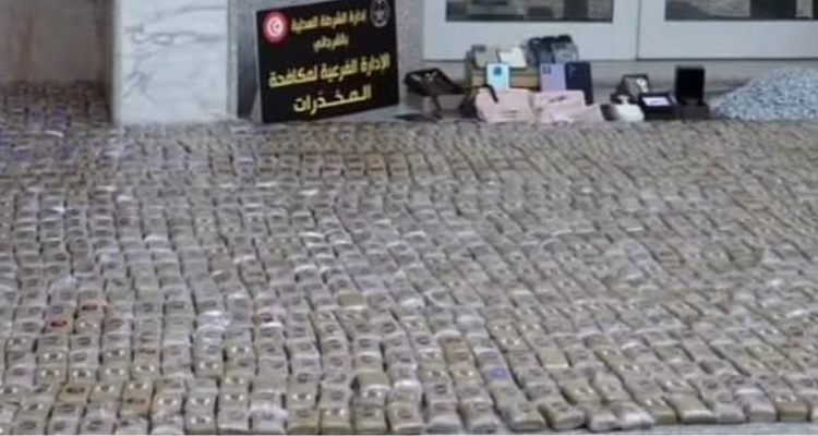 إحباط إدخال 3 آلاف صفيحة ''زطلة'' و25 ألف قرص مخدر