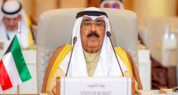 أمير الكويت يعلن حل مجلس الأمة