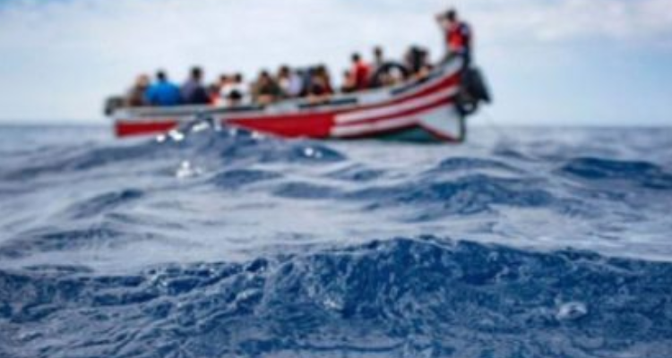 على متنه 153 تونسيا: إنقاذ قارب في عرض البحر بعد تسرب مائي