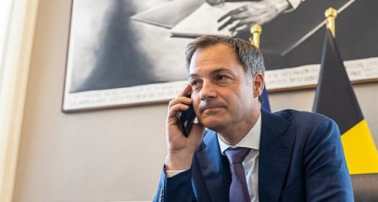 رئيس الوزراء البلجيكي يقدم استقالته