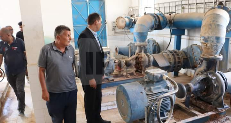 والي قبلي يعاين محطة توليد الكهرباء ومحطة ضخ المياه بالجهة