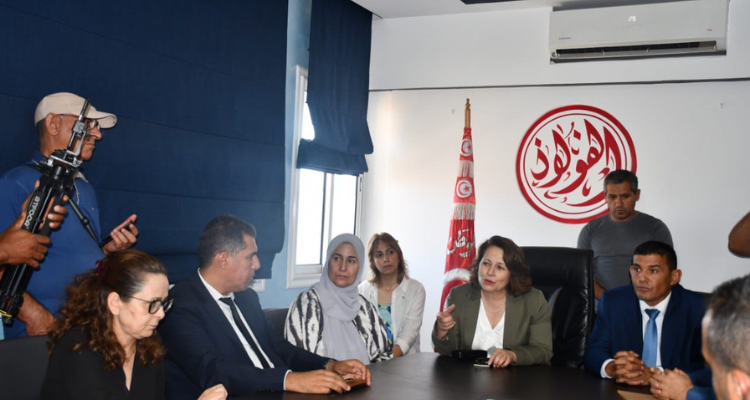 وزيرة الصناعة تطلع على عدد من المؤسسات بولاية بنزرت