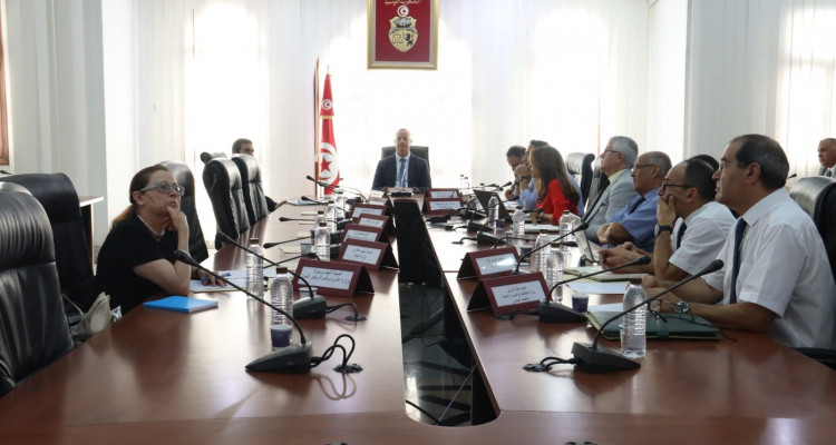 وزير الصحة يدعو إلى تسريع العمل على إنجاز المشاريع الصحية في أقرب الآجال